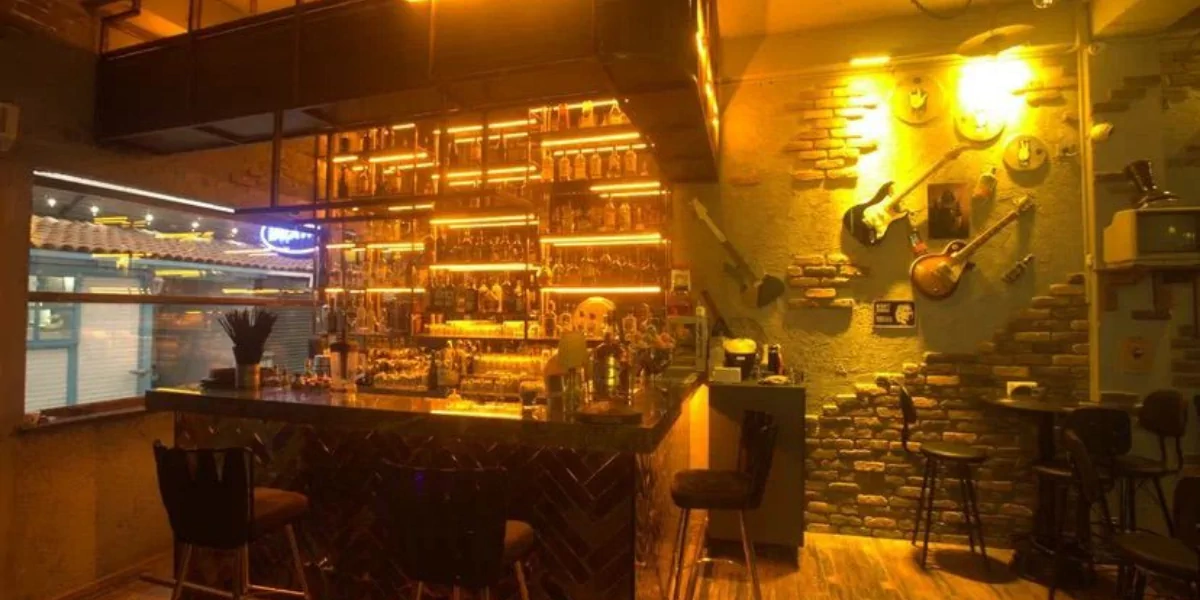 Marina Bar, photo 4 of 8