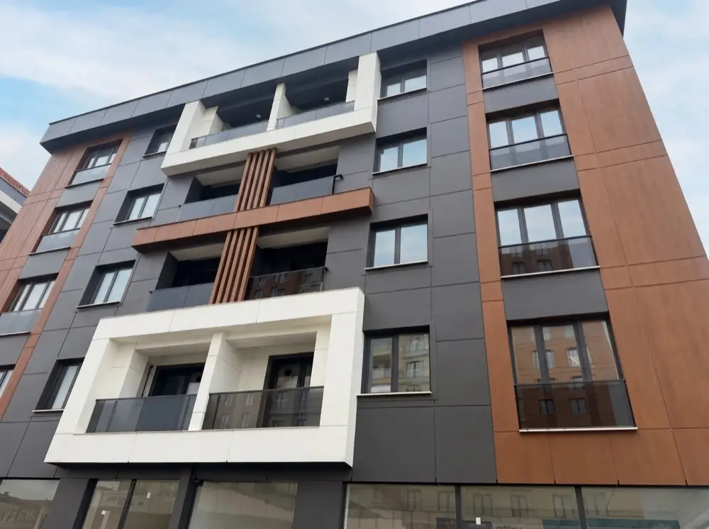 Özyalçın İnşaat'ın İstanbul'da tamamladığı yapı, cephe görünümü 2